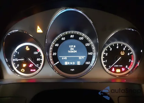 2011 Mercedes-Benz C 300 Luxury 4Matic/Sport 4Matic z USA, uszkodzony, nr VIN WDDGF8BB8BR154888